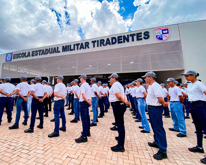 escola militar 680