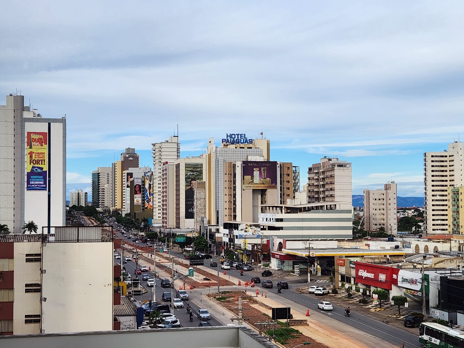 Com�rcio avenida do CPA e obras do BRT