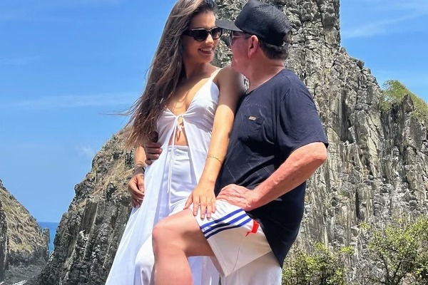 Amado Batista vai se casar com Calita Franciele