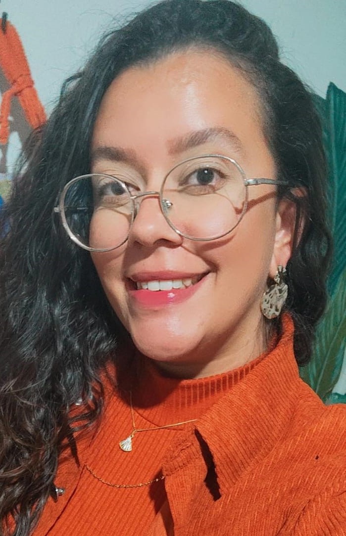 J�ssica Lima � graduada em Artes Visuais