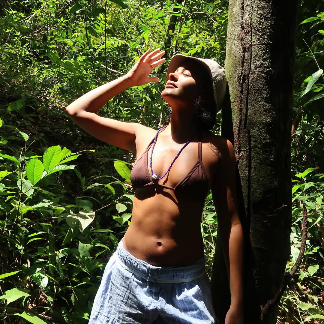Bella Campos - cachoeira em Mimoso