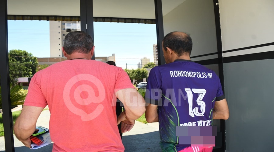 Professor de v�lei e influencer preso por ass�dio