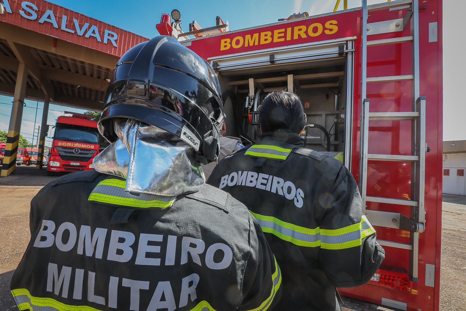viatura corpo de bombeiros