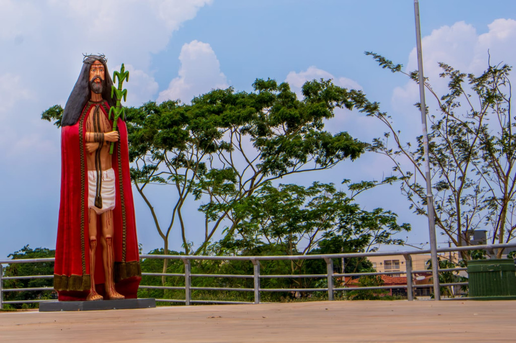Senhor Bom Jesus de Cuiab&iuml;&iquest;&frac12; na Orla do Porto