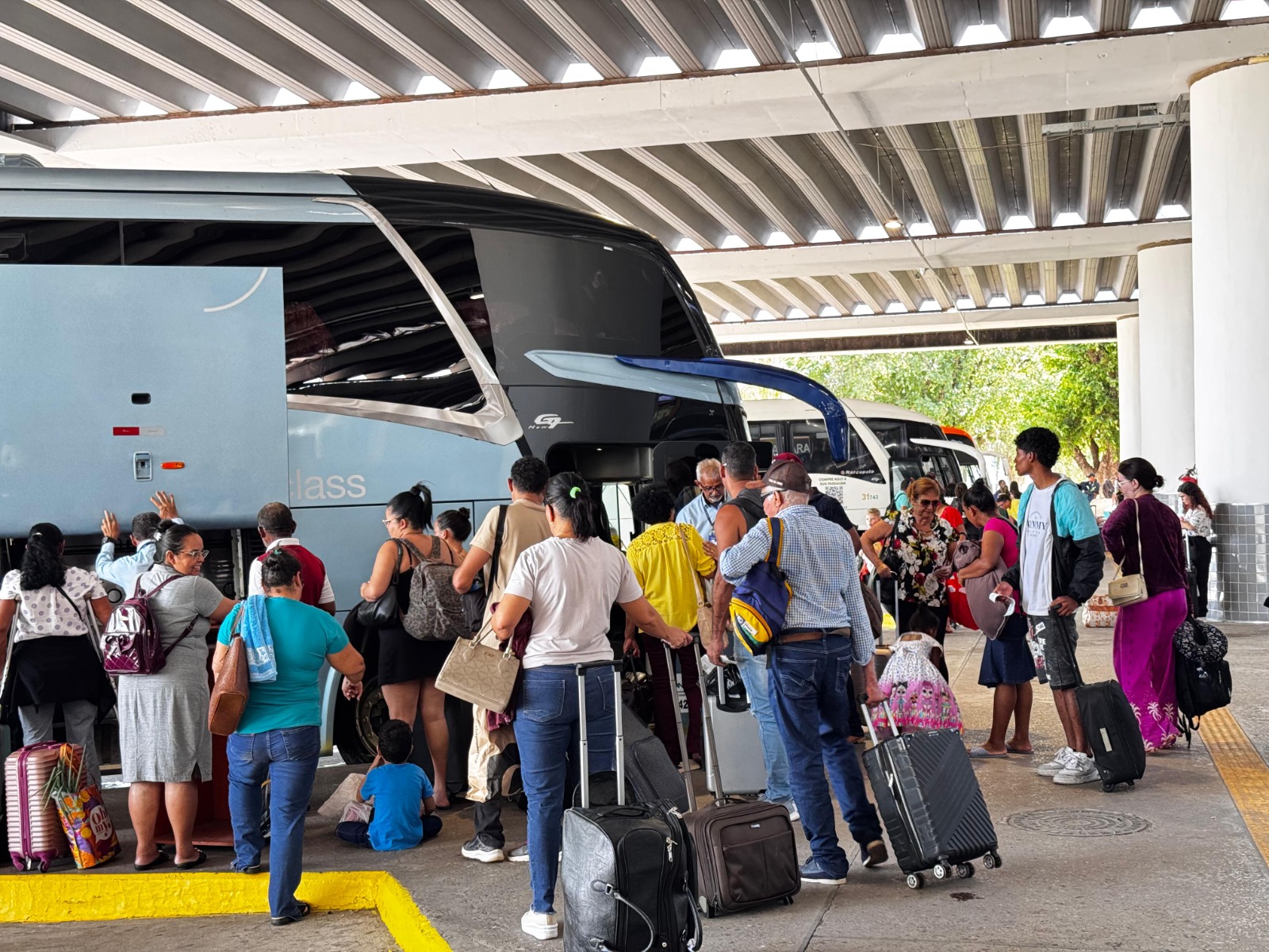 Movimenta��o na rodovi�ria de Cuiab�