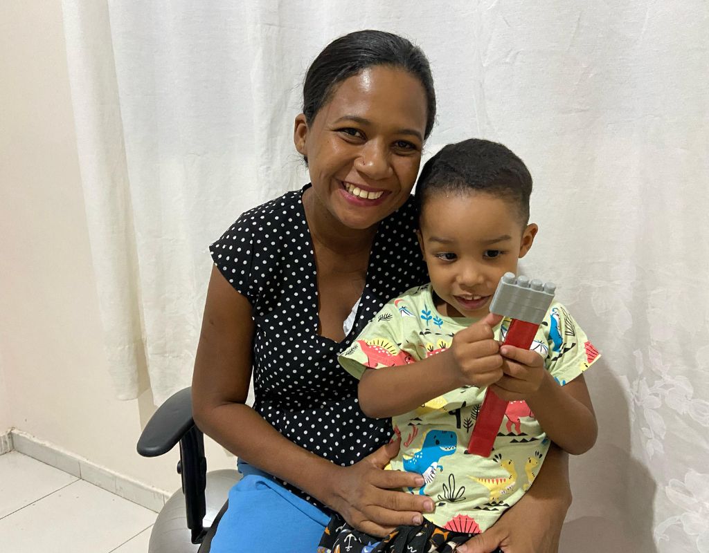 Suellen da Mota Oliveira, Izaque