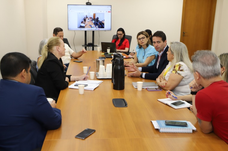 reuniao MP e secretaria de saude