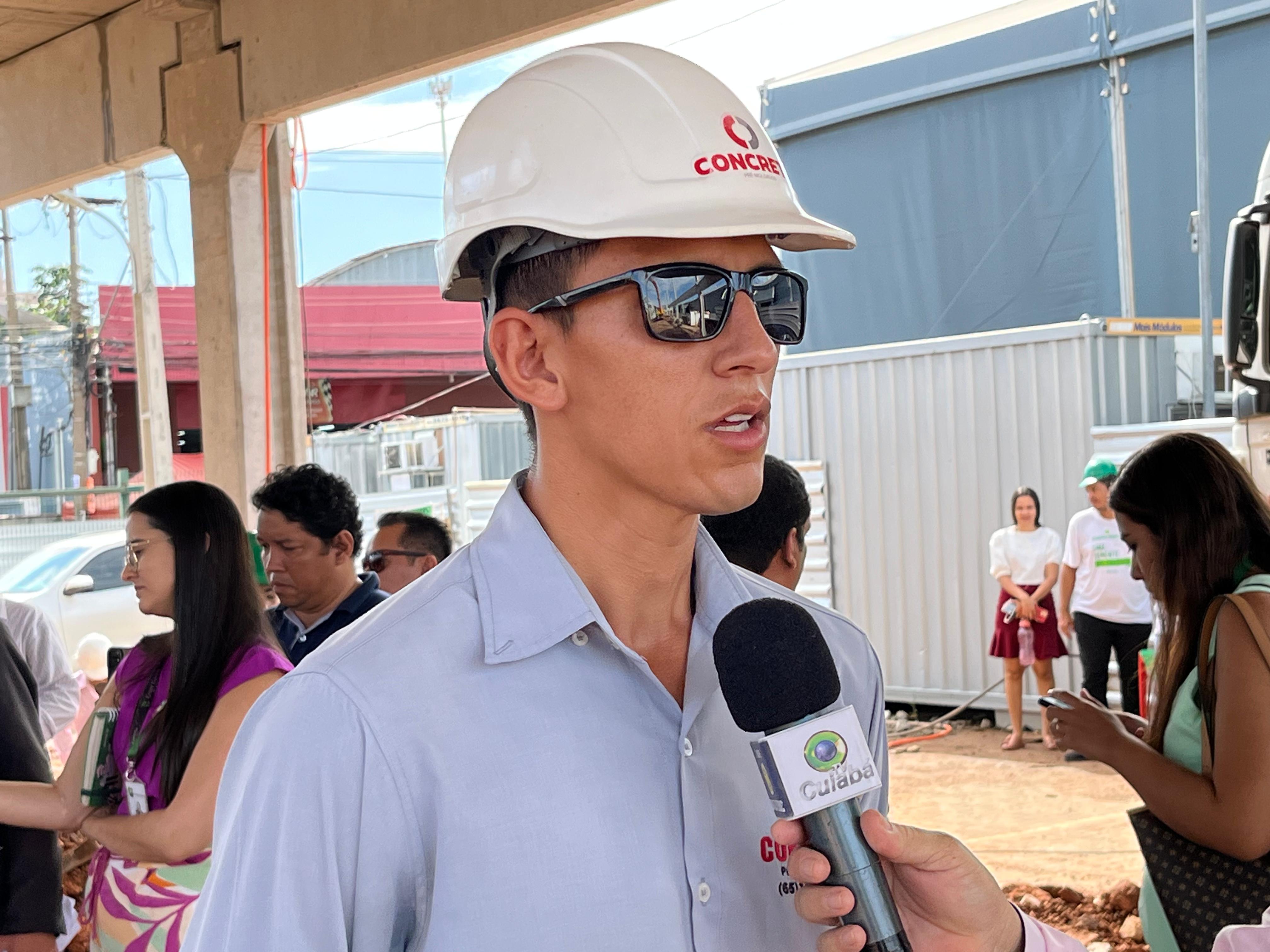 Paulo Henrique Oliveira Santos, engenheiro da obra Shopping Popular