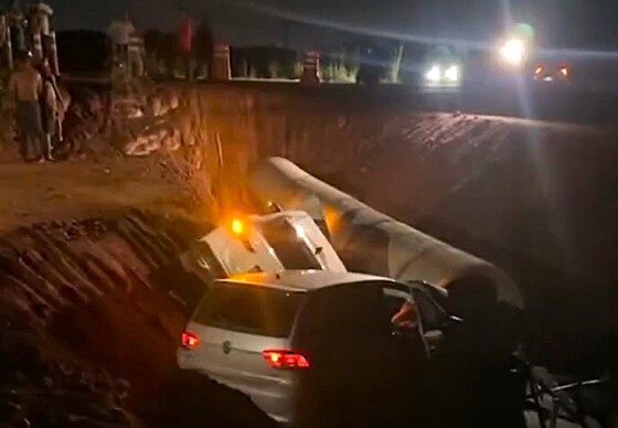 Carros em vala no Contorno Norte
