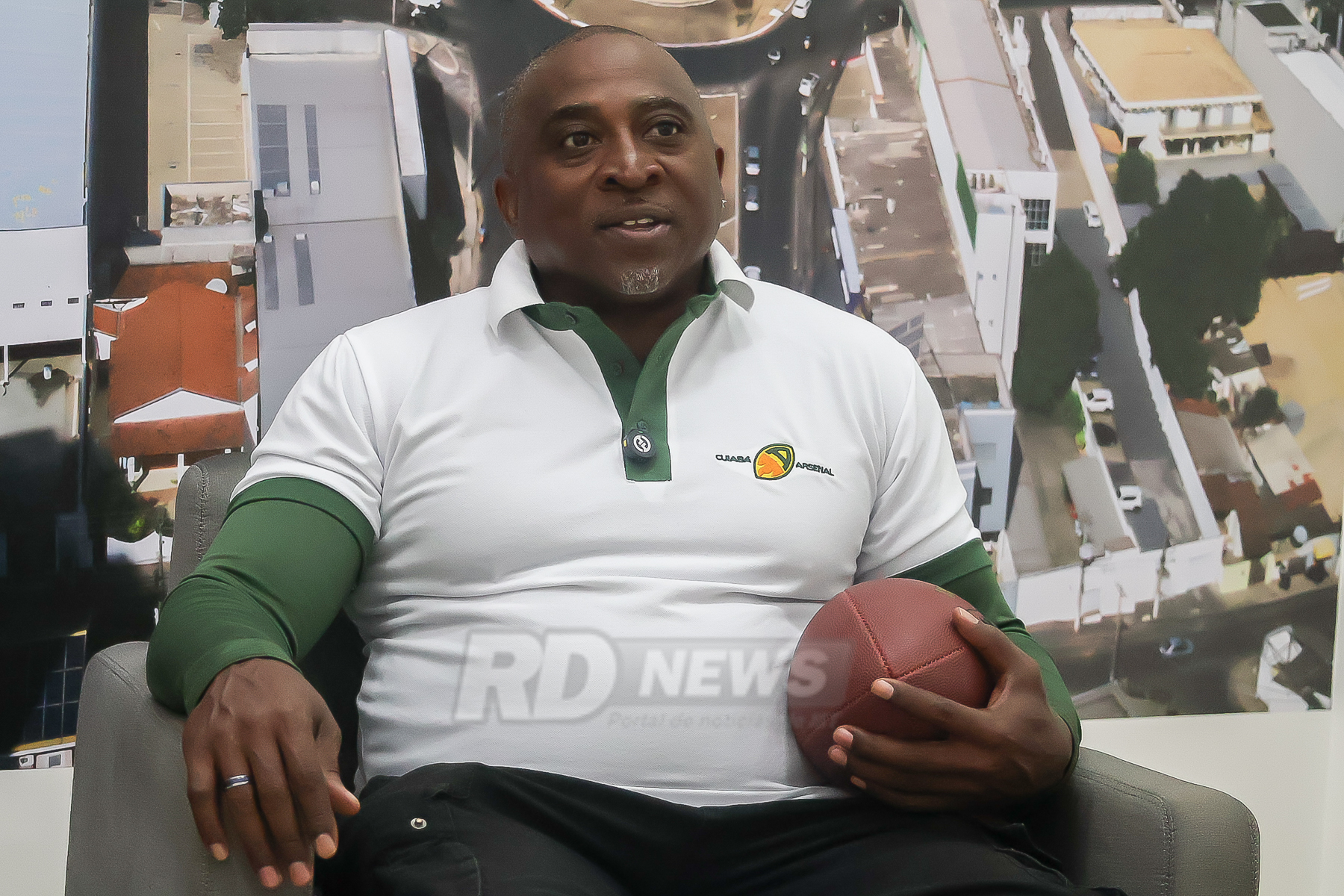 Guilherme, jogador e tradutor e Andr� Alexander (treinador) - Cuiaba Arsenal