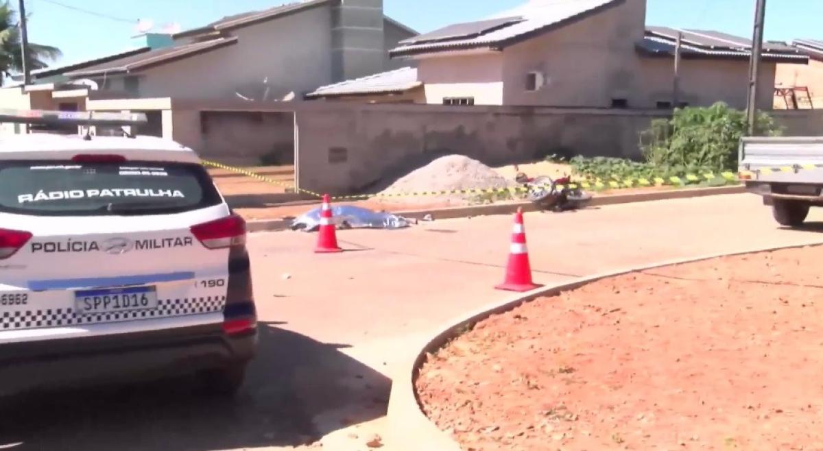Motorista morre ap&oacute;s colidir com caminhonete 