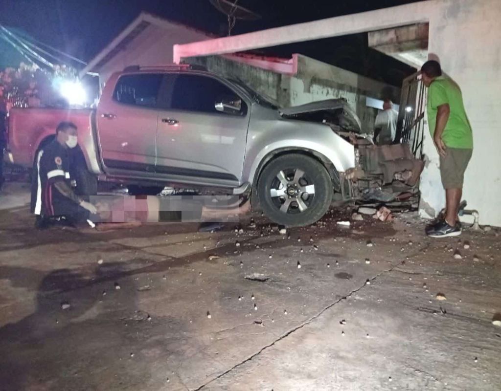 Caminhonete colide contra muro em Rondon�polis