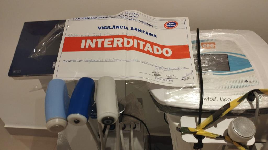 Cl&iuml;&iquest;&frac12;nica de depil&iuml;&iquest;&frac12;&iuml;&iquest;&frac12;o a laser interditada 