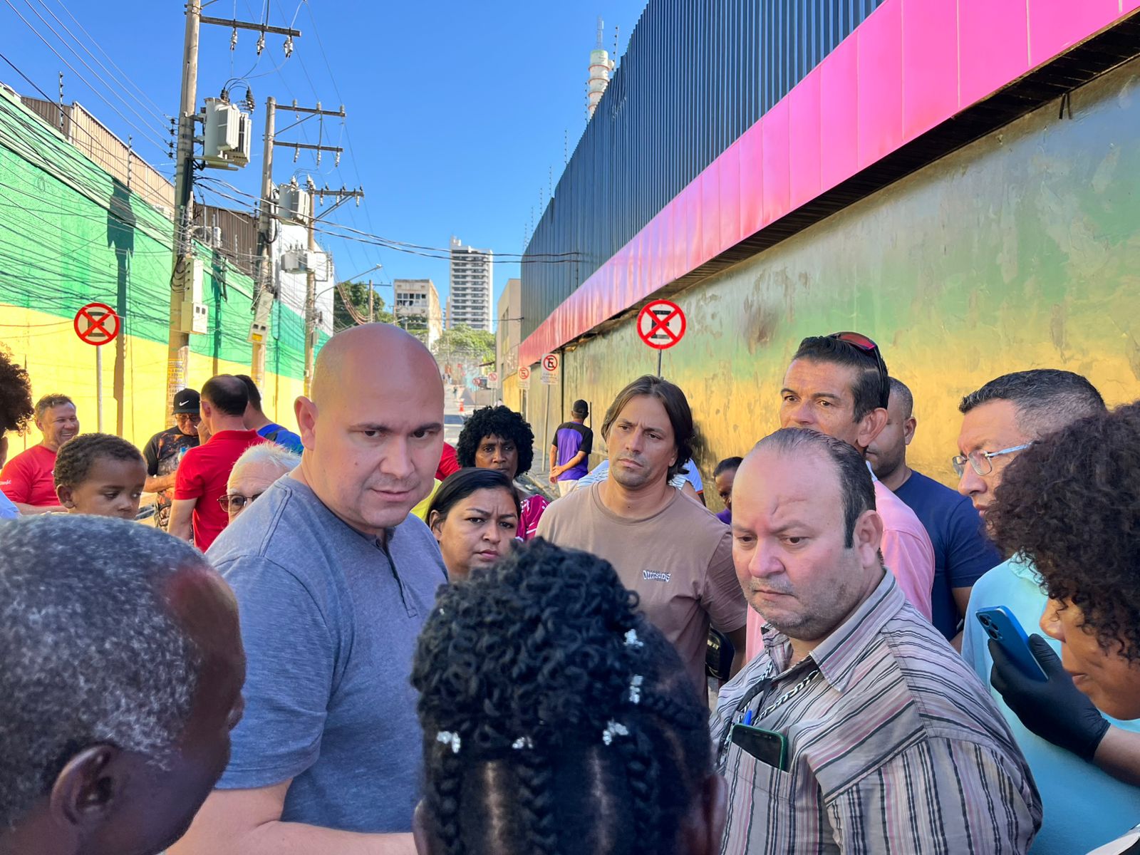 Cal�adas livres no Centro de Cuiab� - mudan�a dos ambulantes - travessa desembargador lobo e ganha tempo