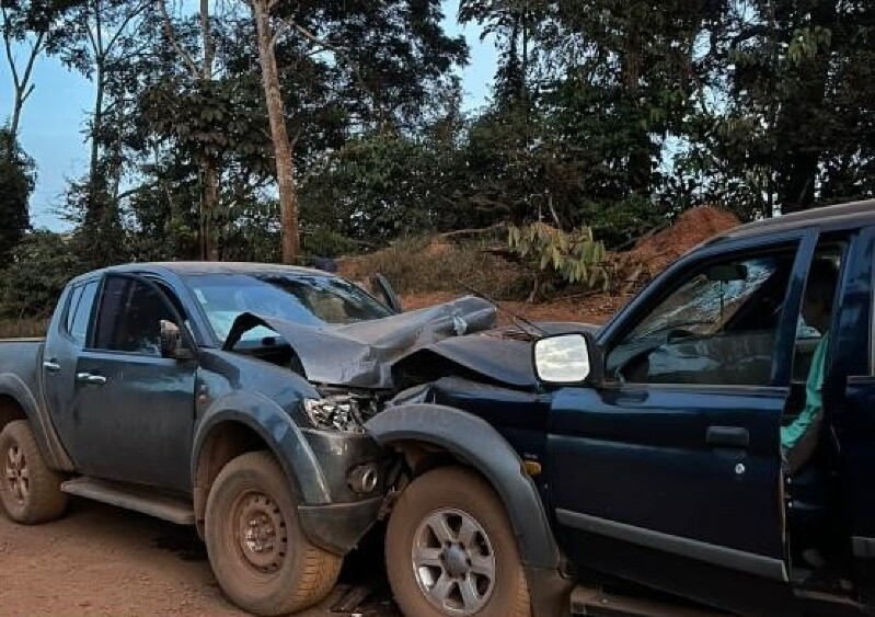 acidente juina caminhonetes l200