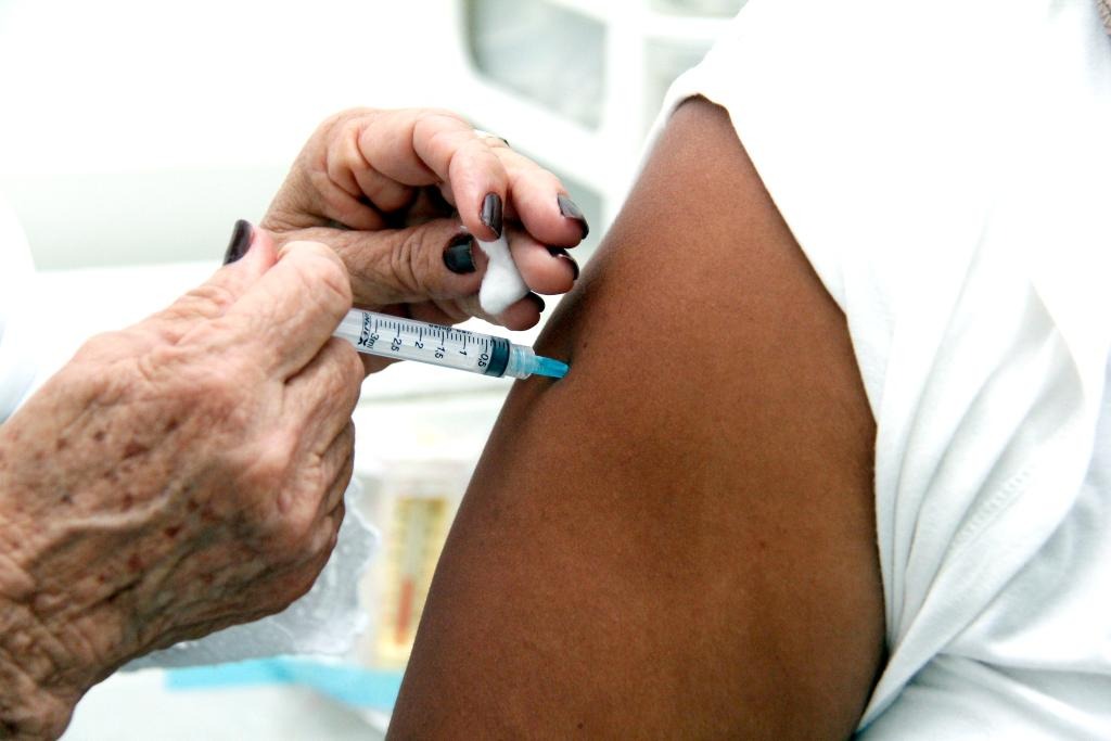 Vacina��o contra a gripe - influenza - vacina