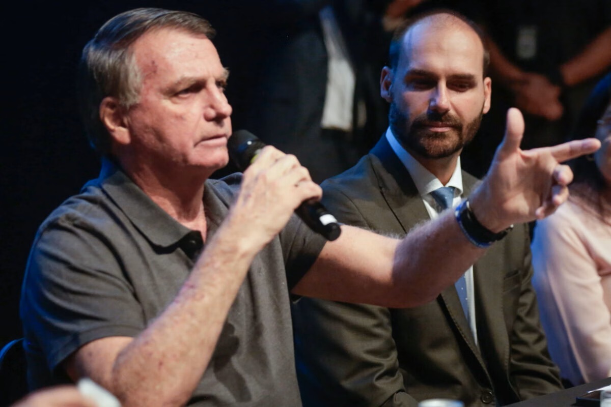 Jair Bolsonaro e Eduardo Bolsonaro
