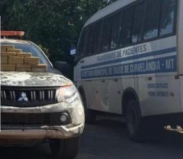 Micro-onibus da secretaria de Sa�de de Curvel�ndia - droga transporte