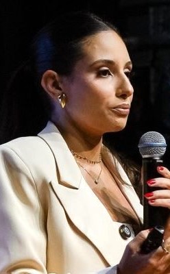 Mariana Bonjour curtinha