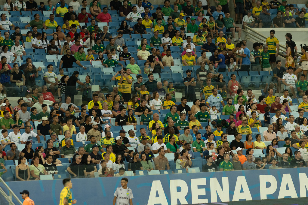 P�blico torcida arena pantanal