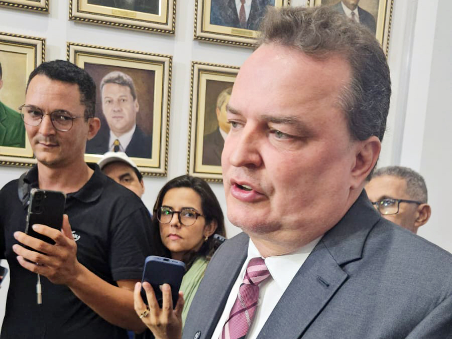 max russi assembleia