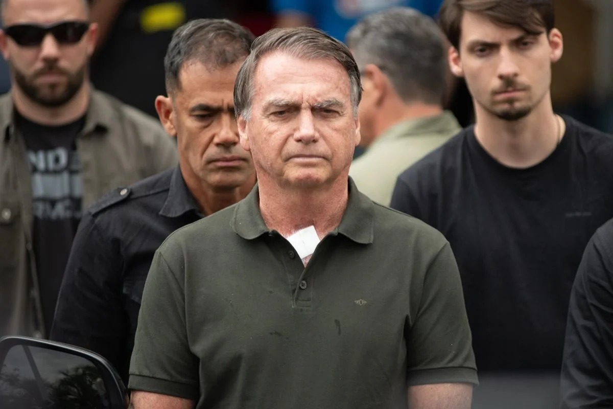 Ex-presidente Jair Bolsonaro pris�o domiciliar