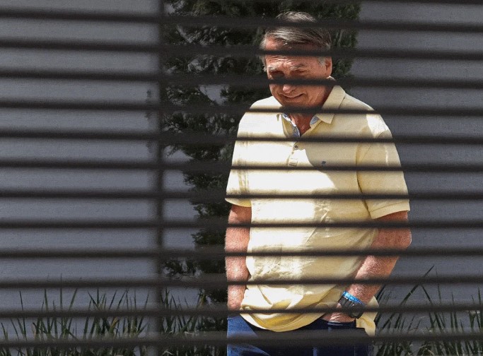 Ex-presidente Jair Bolsonaro pris�o domiciliar