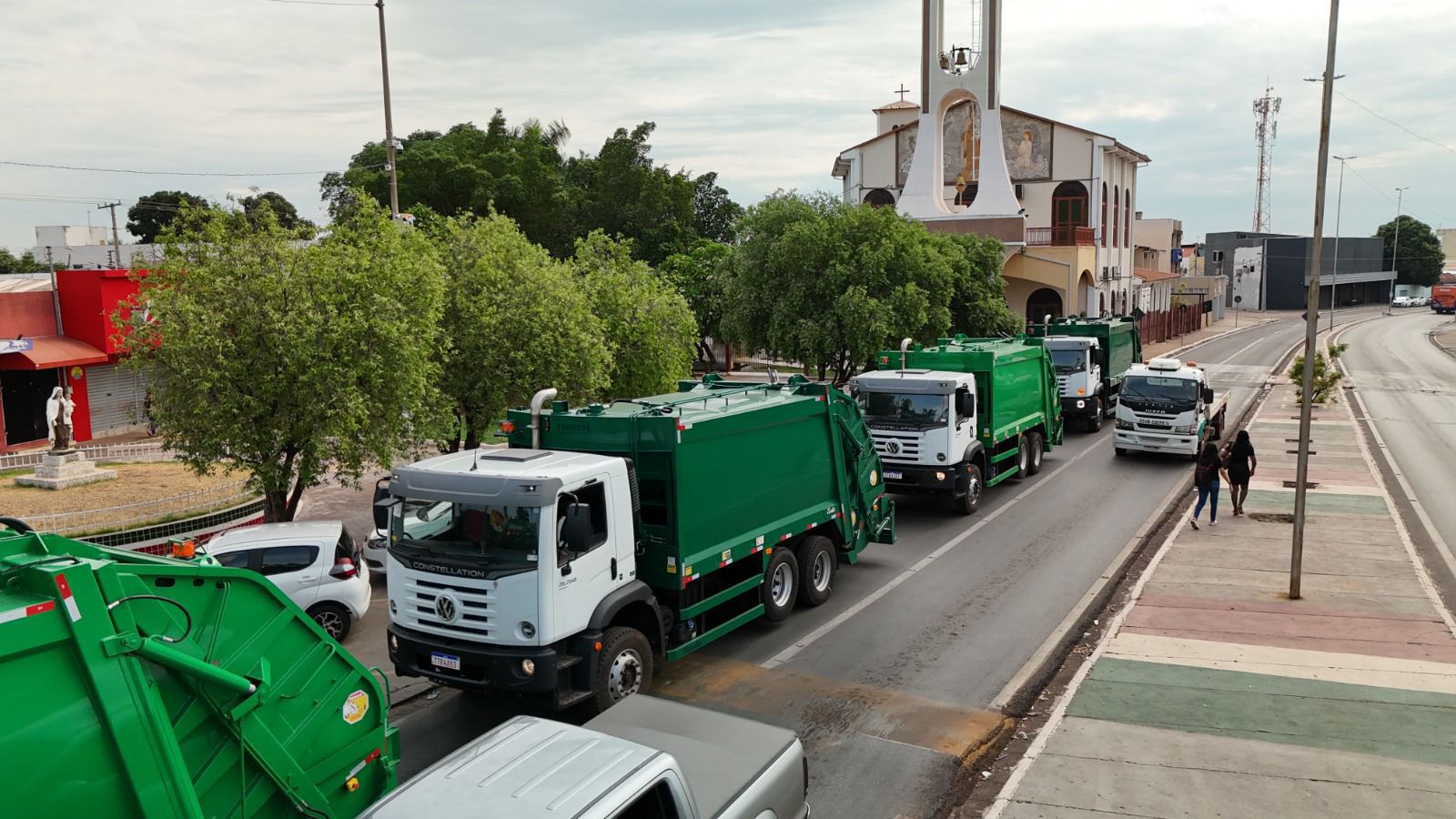 caminh�o de lixo Locar