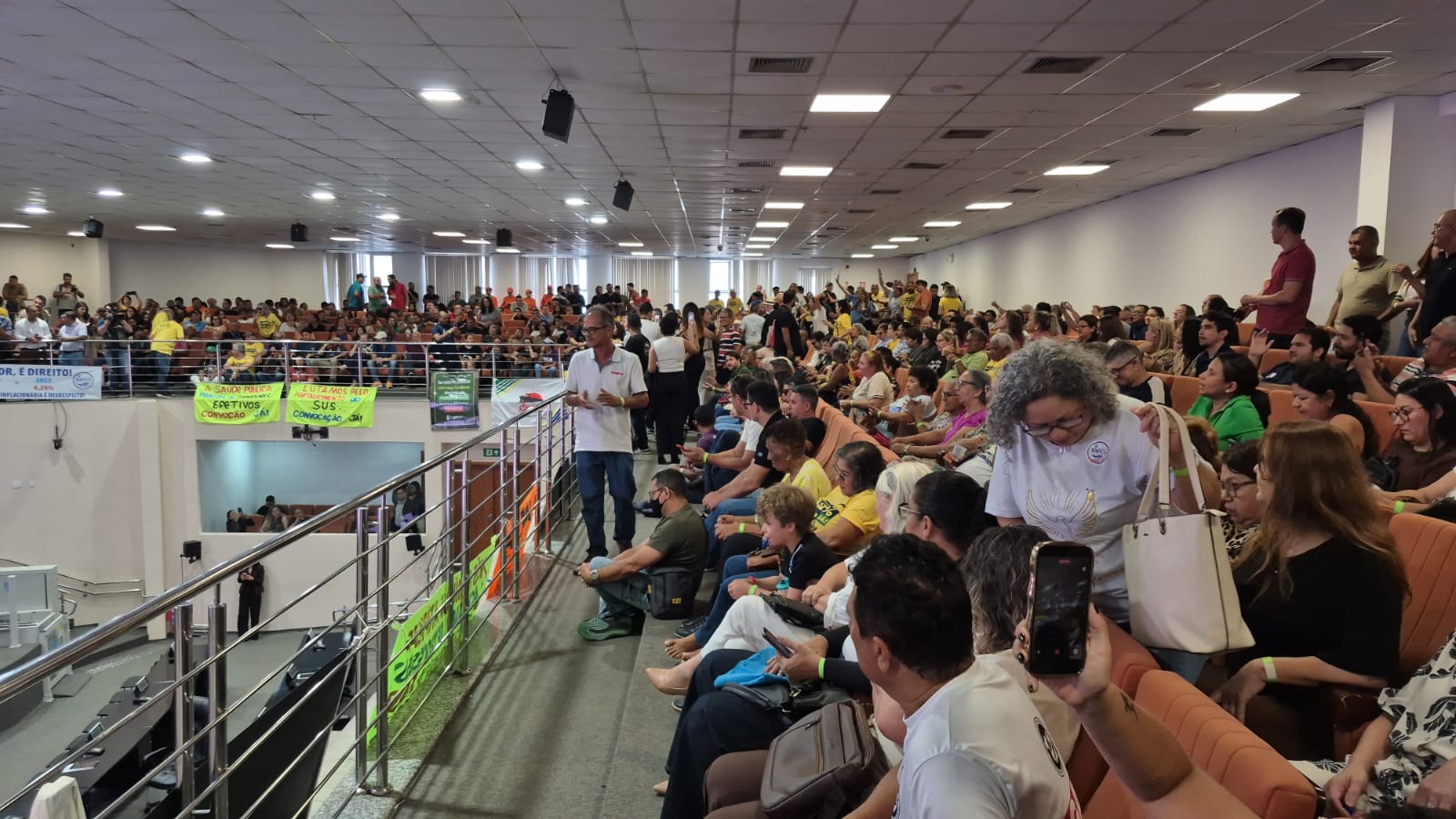 Galeria ALMT vota��o RGA