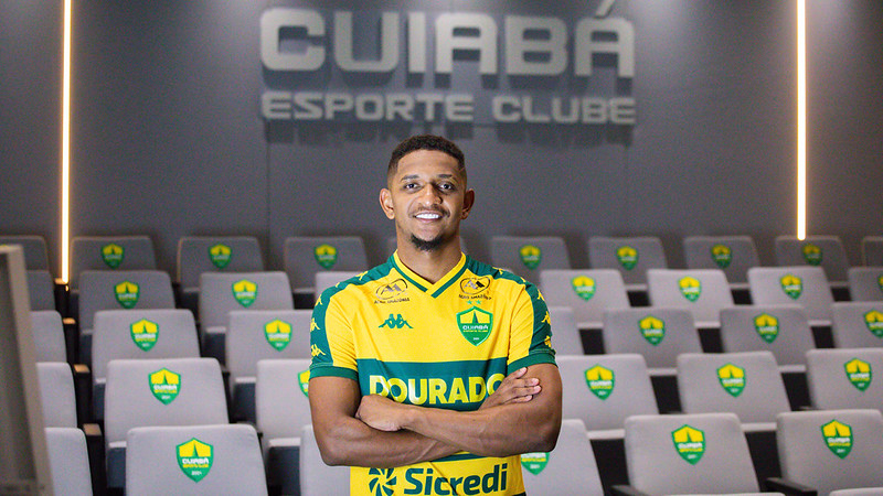 Atacante Hernandes Rodrigues