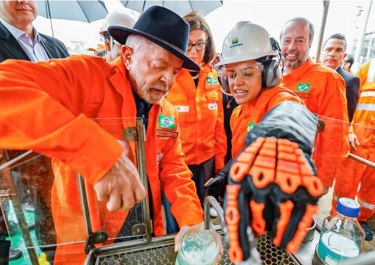 Presidente Lula refinaria de petr�leo em Minas