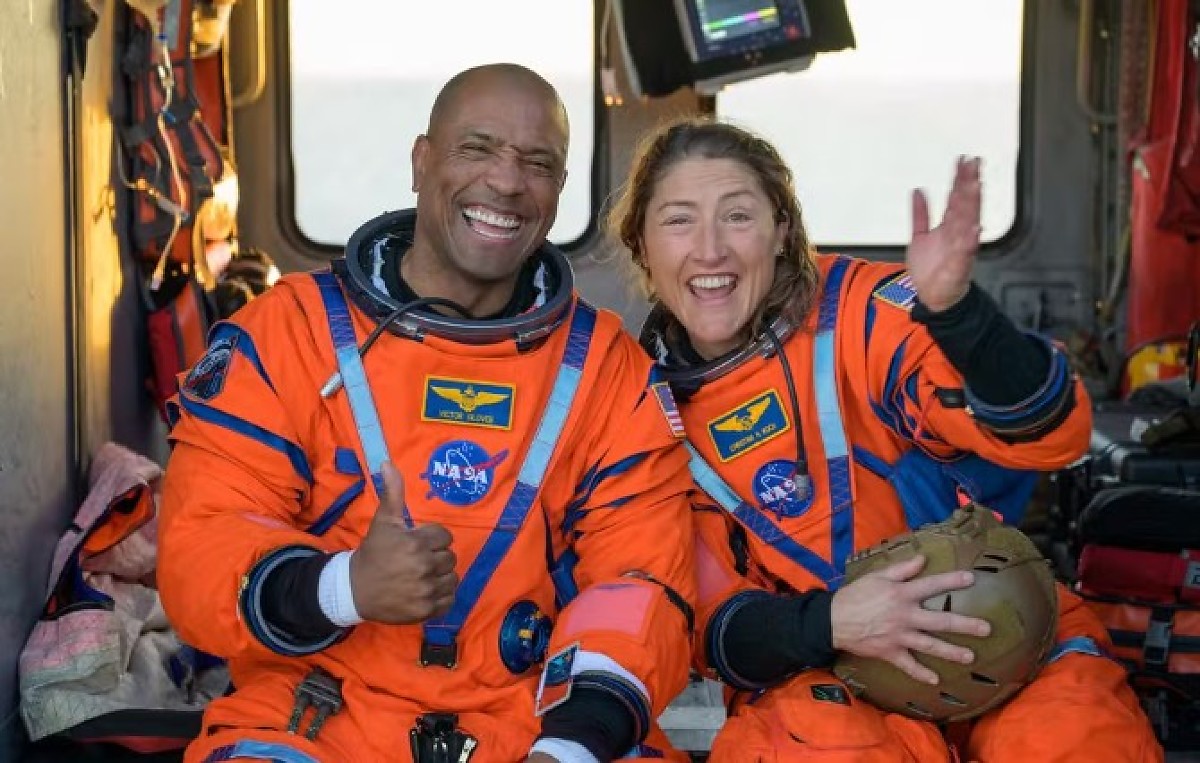 Astronautas Victor Glove e Christina Koch.
