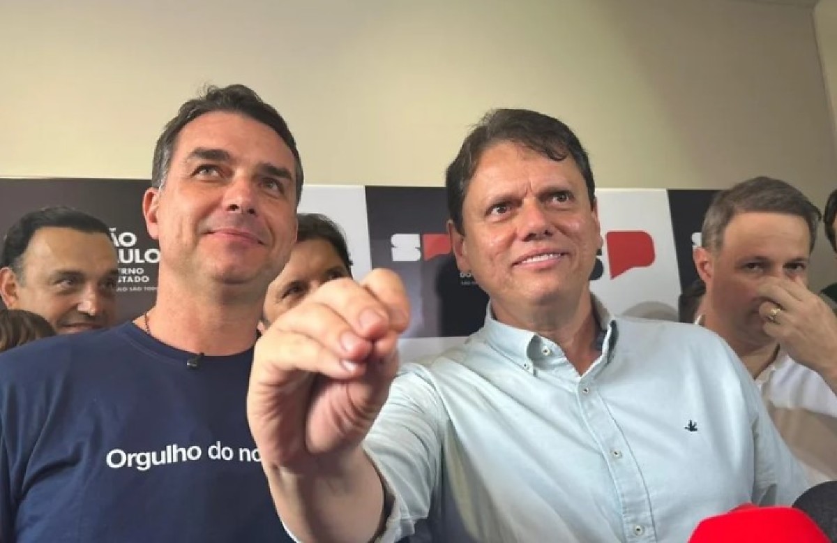 Flávio Bolsonaro e Tarcísio de Freitas campanha eleições 2026