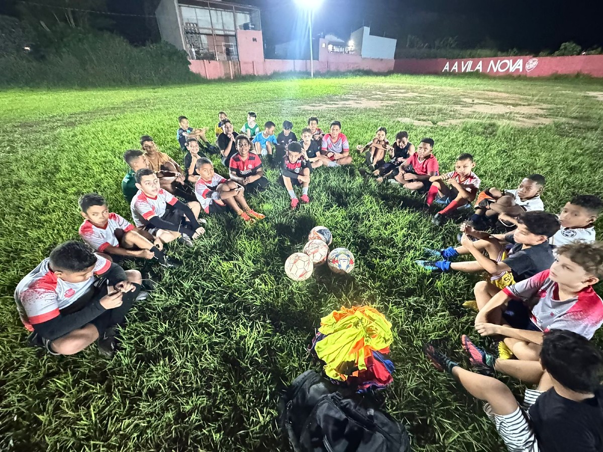 Joga Bem MT inicia aulas de futebol