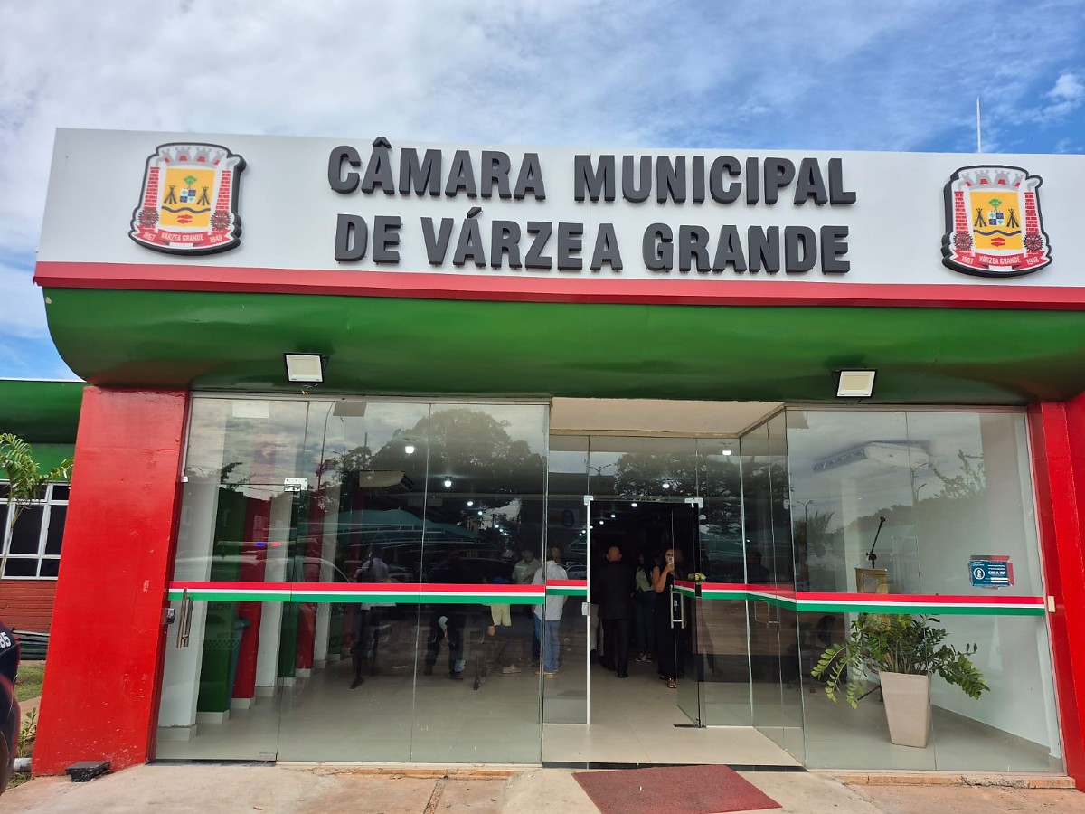 fachada camara de varzea grande