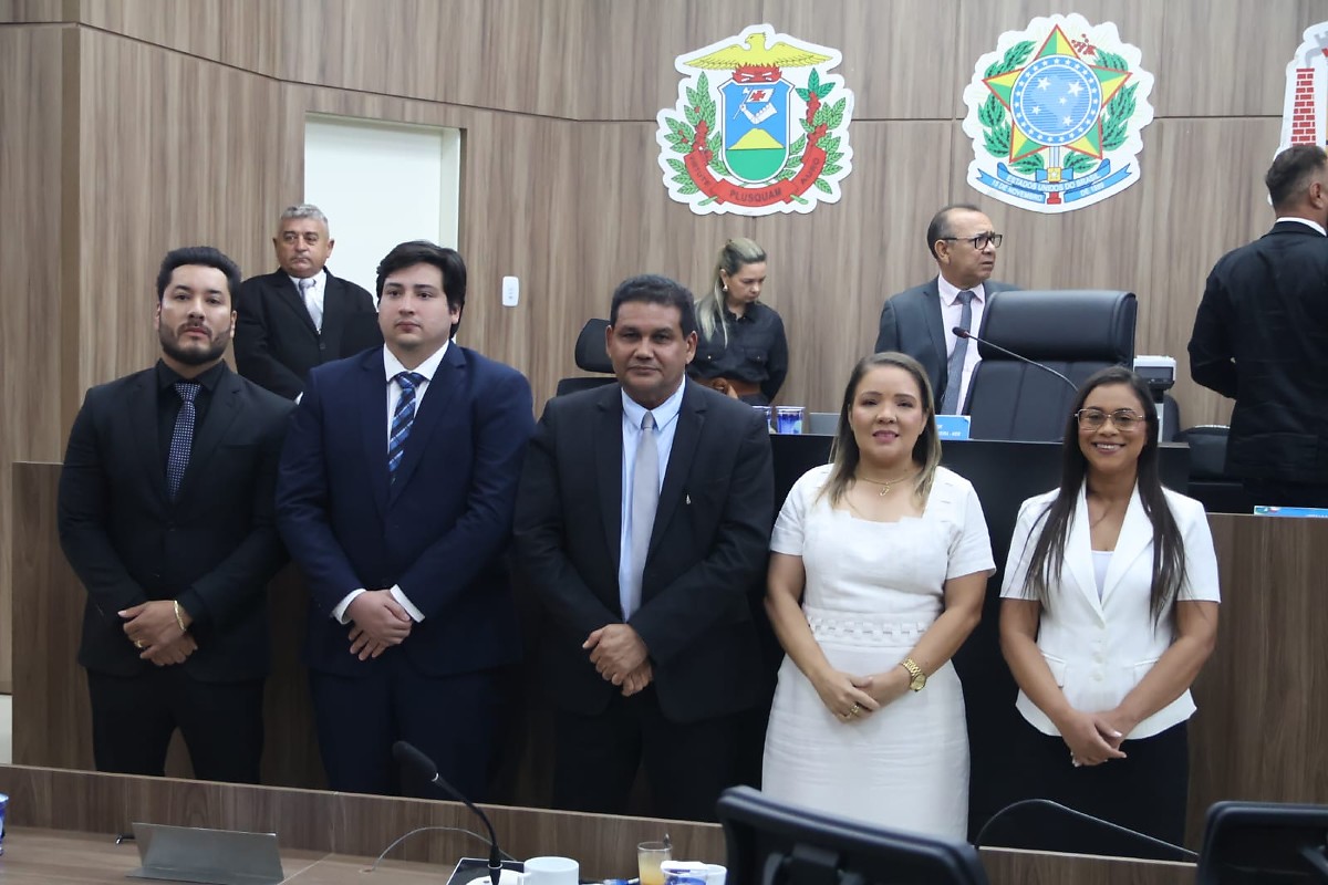 Wender Madureira (segundo vice-presidente); Doutor Miguel (primeiro vice-presidente); Wanderley Cerqueira (presidente); e Gisa Barros (primeira-secret&aacute;ria)