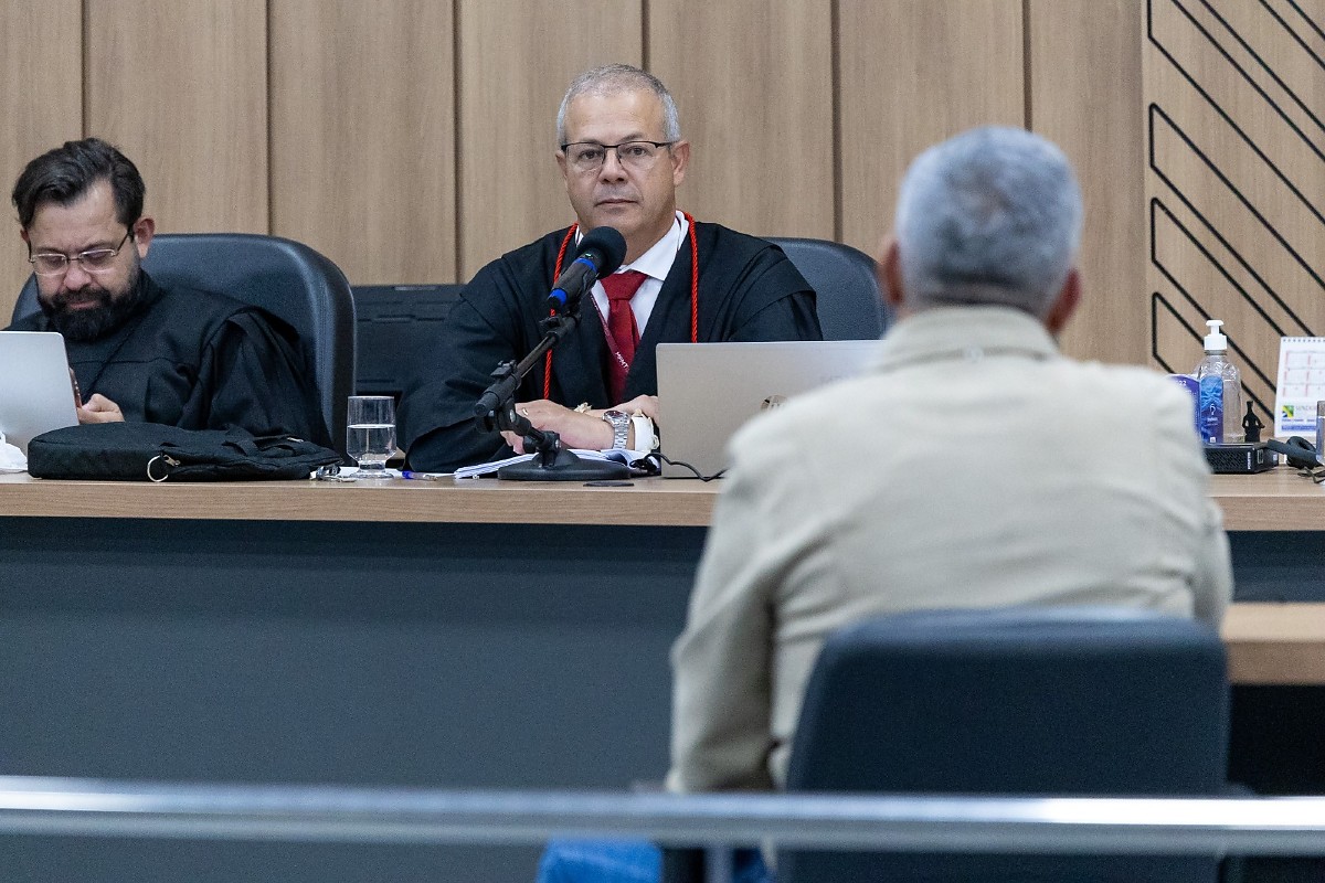 M&aacute;rio Wilson, Tribunal do J&uacute;ri, Thiago Ruiz