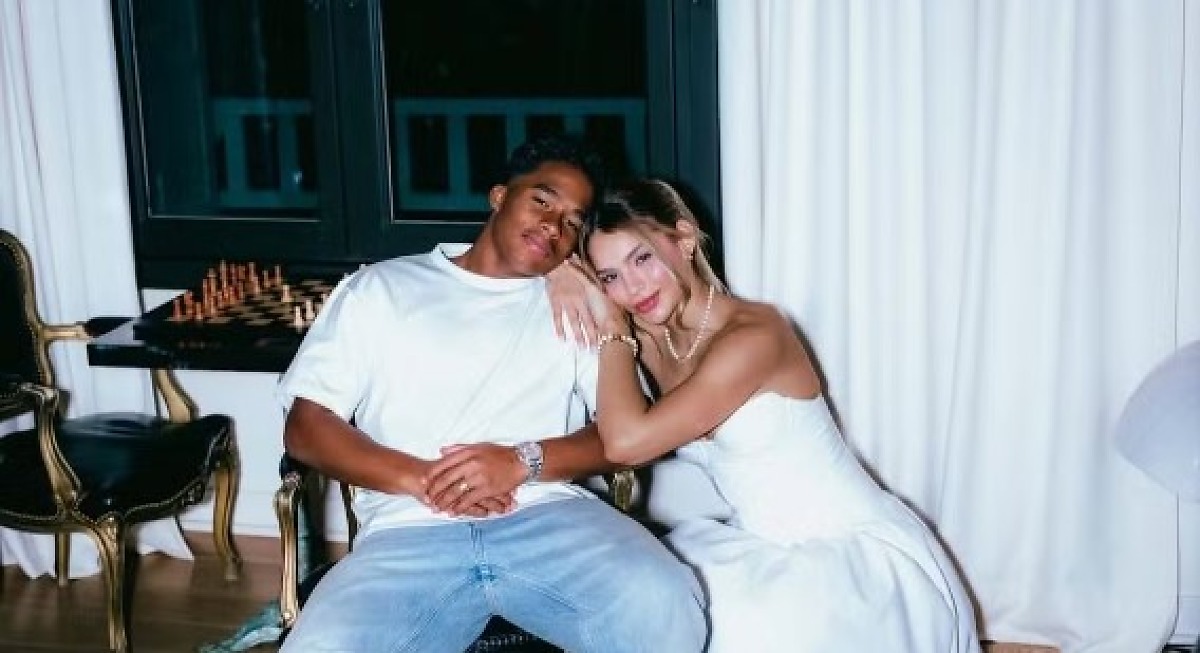 Jogador da Seleção Brasileira Endrick e a esposa a influencer Gabriely Miranda