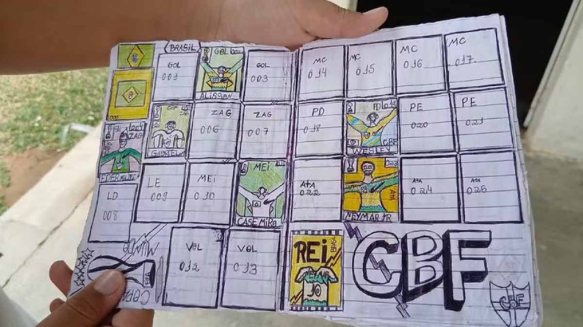 Menino viraliza ao criar album de copa desenhado por ele, na Paraíba
