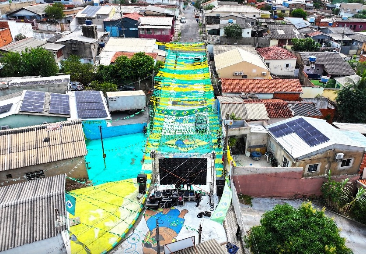 Minha rua é show de bola - campanha prefeitura Copa do Mundo telões