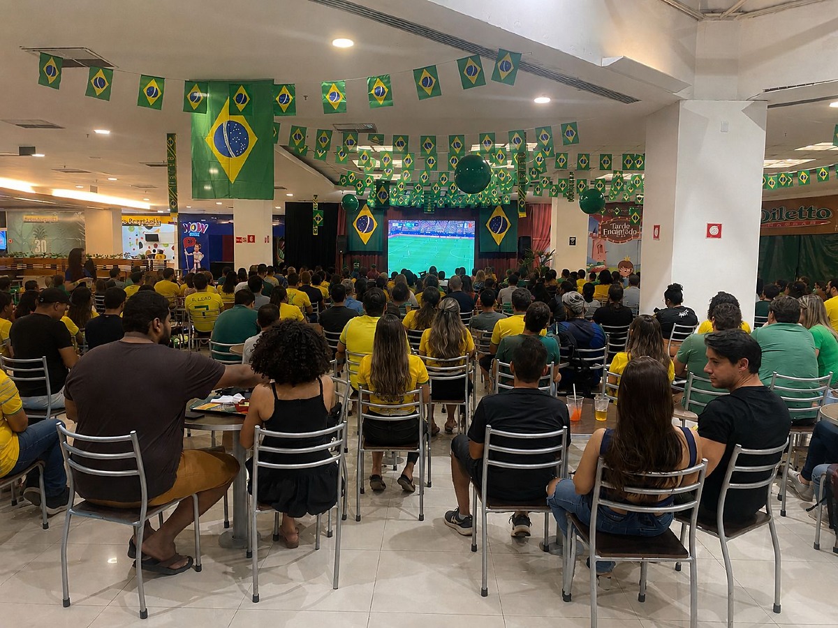 Transmissão do jogo da Seleção no shopping Goiabeiras