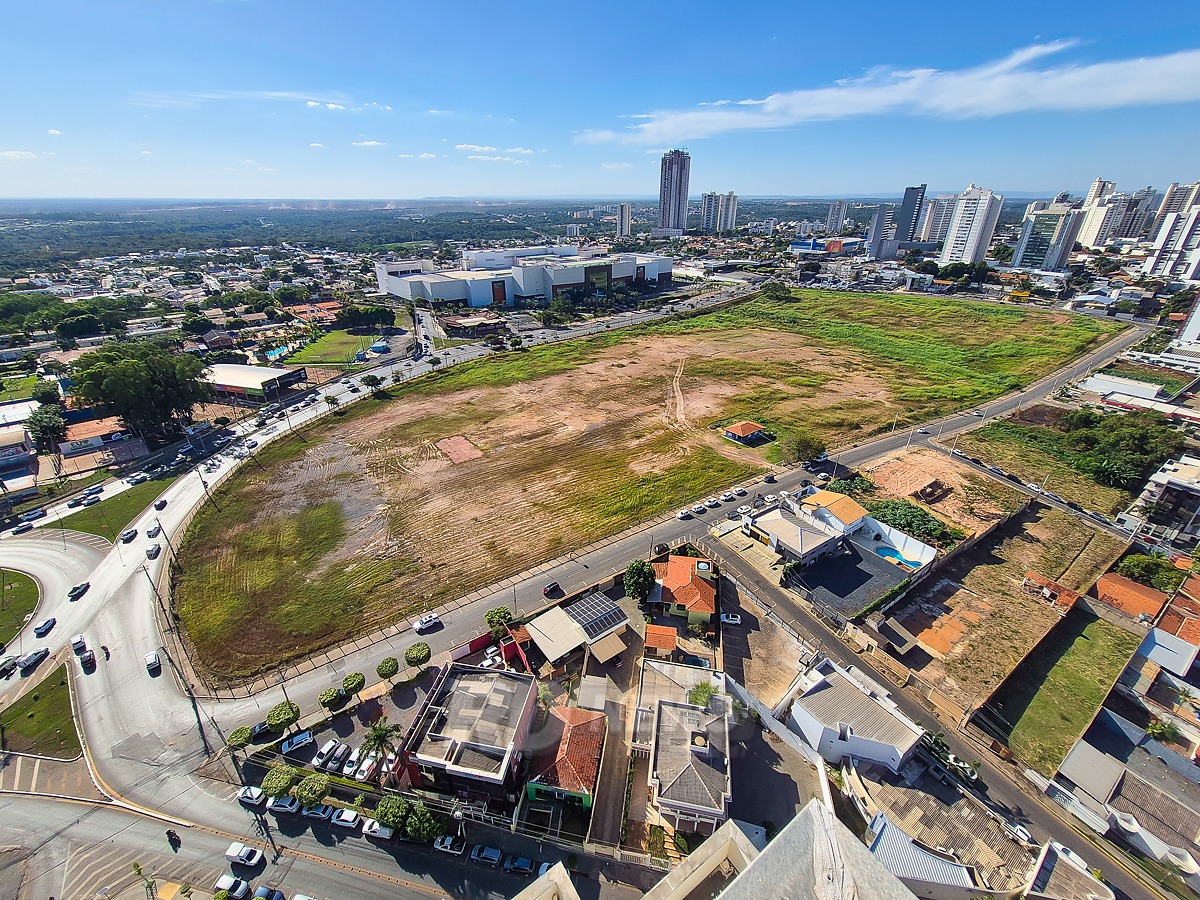 Terreno em frente ao shopping Esta&ccedil;&atilde;o - &aacute;rea vazias