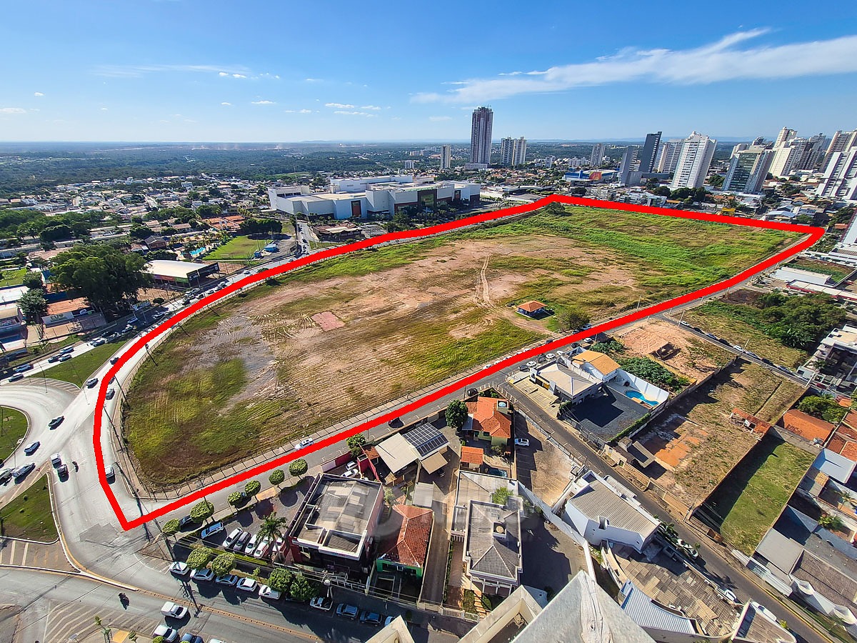 Terreno em frente ao shopping Esta&ccedil;&atilde;o - &aacute;rea vazias