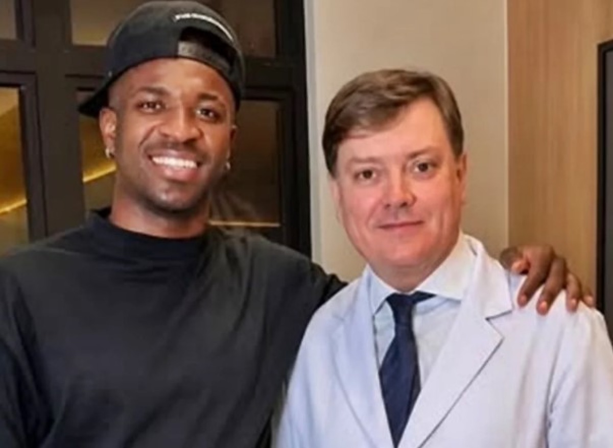 Dermatologista Alessandro Alarcão e atacante Vini Jr