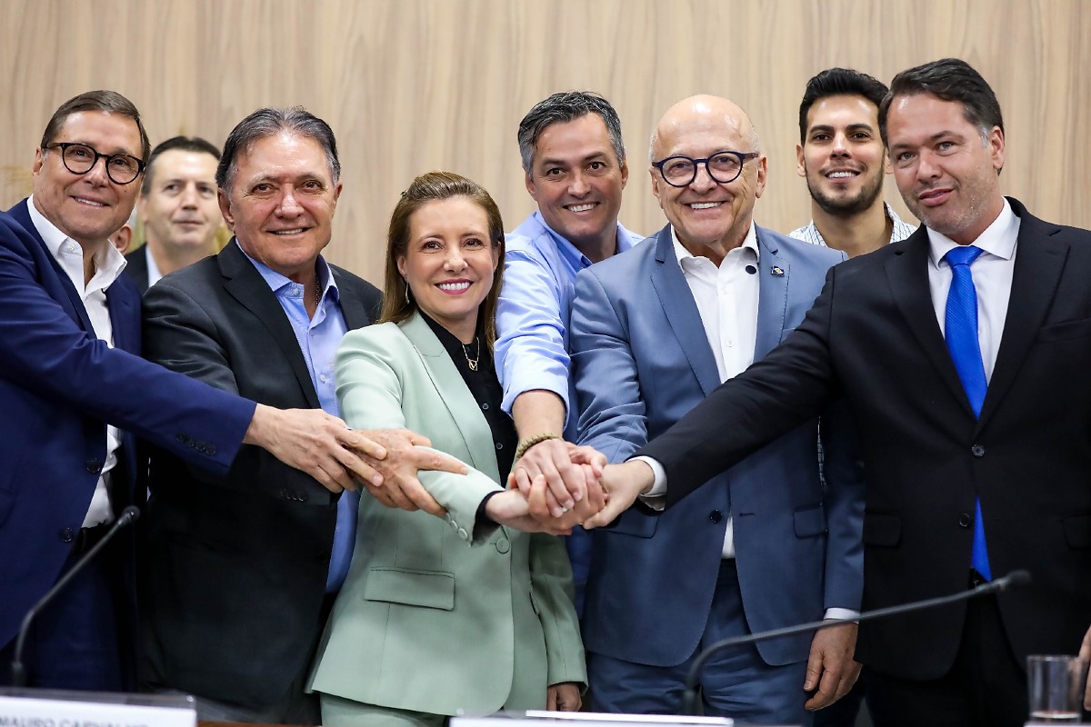 Fl&aacute;via Moretti e Pivetta - alian&ccedil;a pela &aacute;gua