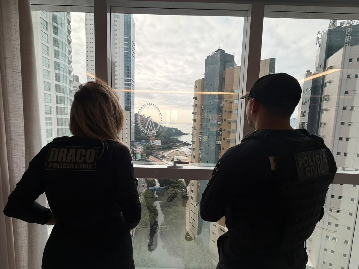 Opera&ccedil;&atilde;o Replay, apartamento Balne&aacute;rio Cambori&uacute;