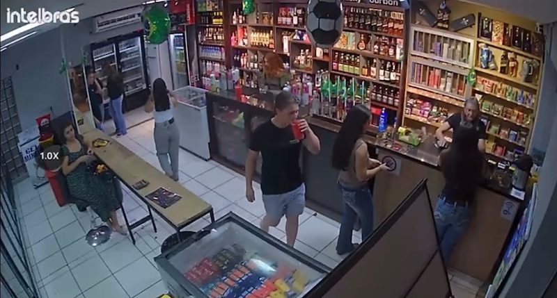 Gabriel Dombski Welter, bebendo, antes de acidente, matou criança, sorriso