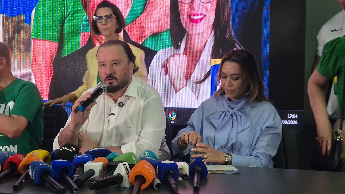 Reinaldo Morais e esposa