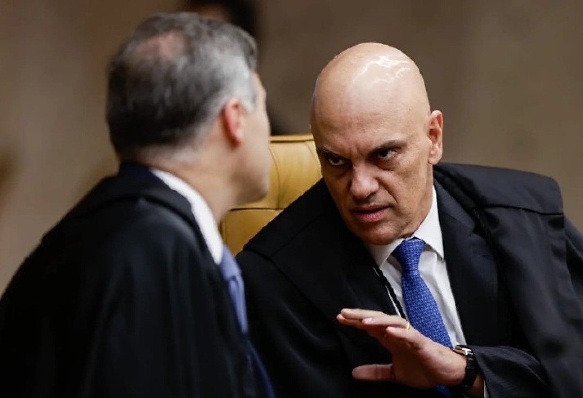 Discussão ocorreu após Moraes descobrir que Mendonça mandou a PF aprofundar investigação que revelou conversas do ministro com Vorcaro