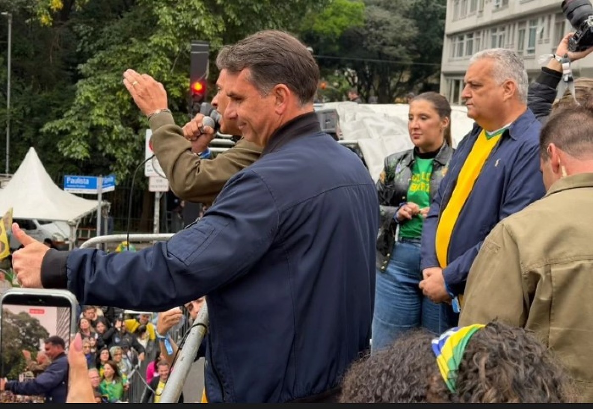 Ato da direita na Av. Paulista 7 de setembro 